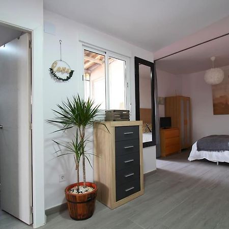 Suite Puerta Osario Con Terraza Sevilla Eksteriør bilde