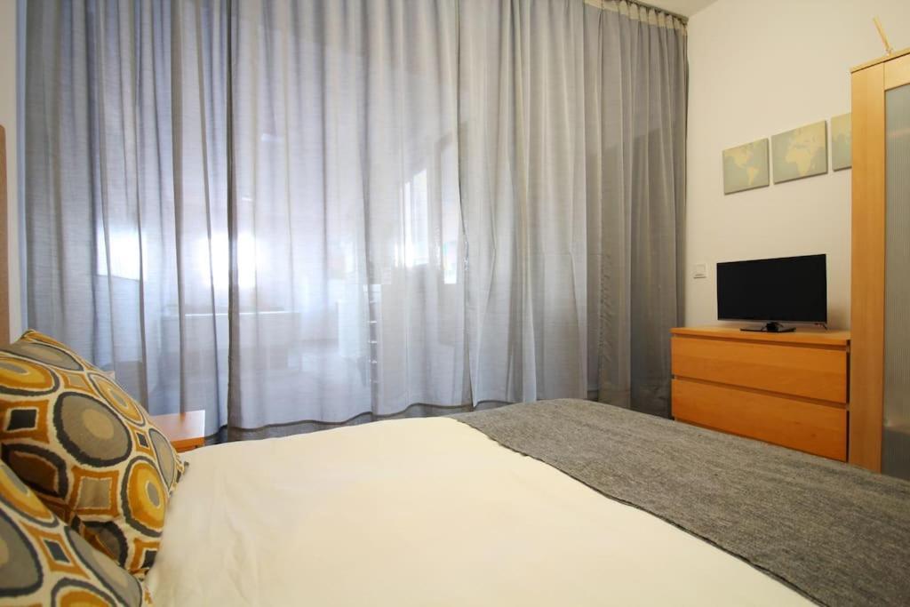 Suite Puerta Osario Con Terraza Sevilla Eksteriør bilde