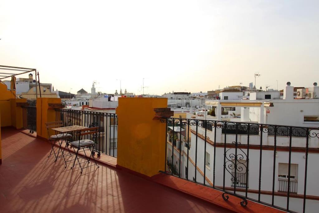Suite Puerta Osario Con Terraza Sevilla Eksteriør bilde