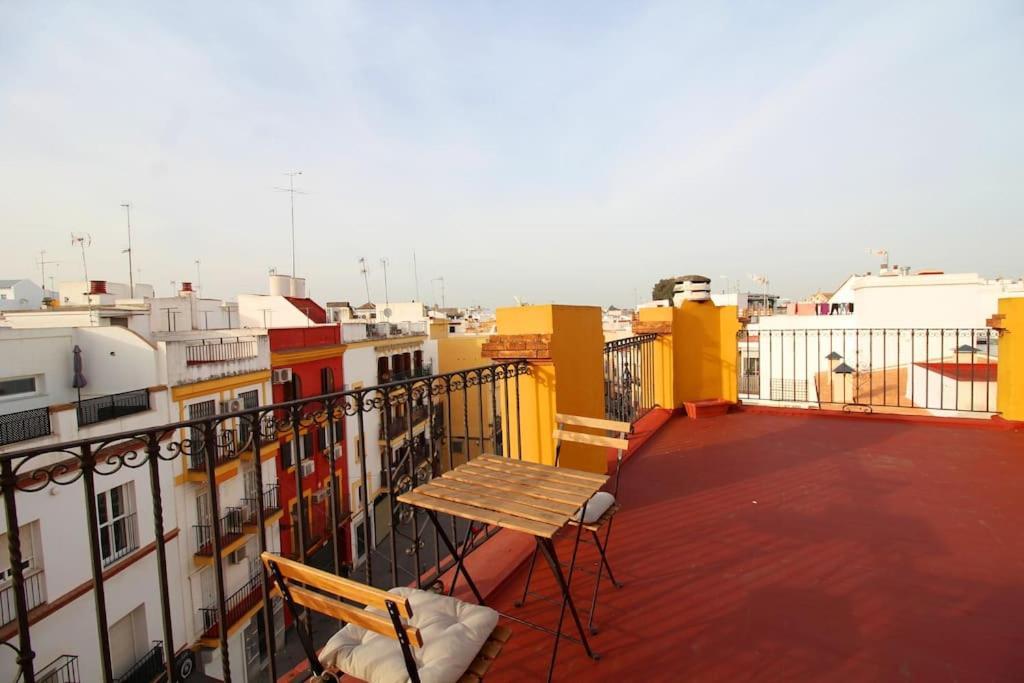 Suite Puerta Osario Con Terraza Sevilla Eksteriør bilde