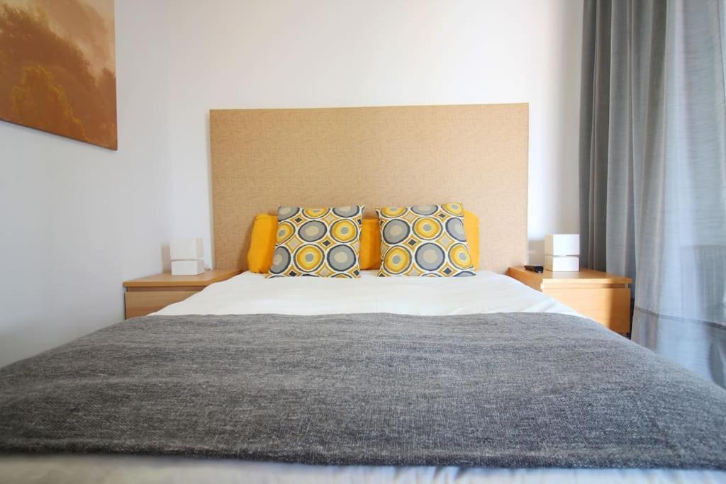 Suite Puerta Osario Con Terraza Sevilla Eksteriør bilde